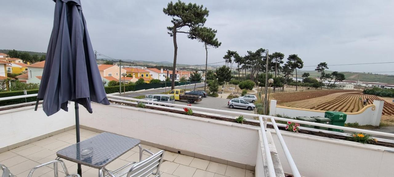 Residencial O Ninho Do Pinhal Hotel Bombardeira Ngoại thất bức ảnh